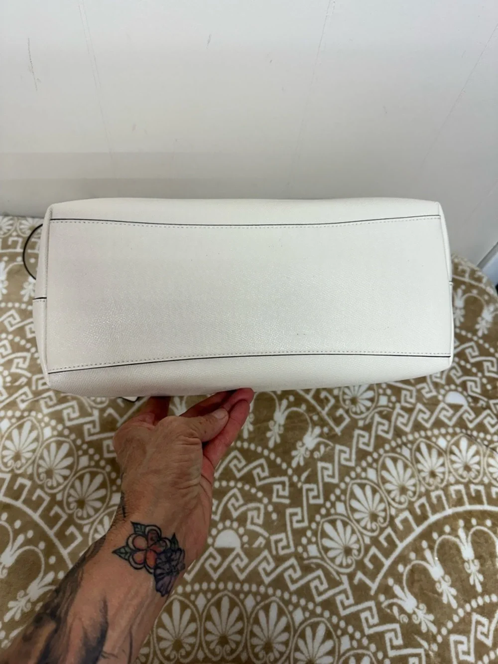Coach Gallery  Cream Leather Tote with Front Zip and Gold Hardware with Dustbag